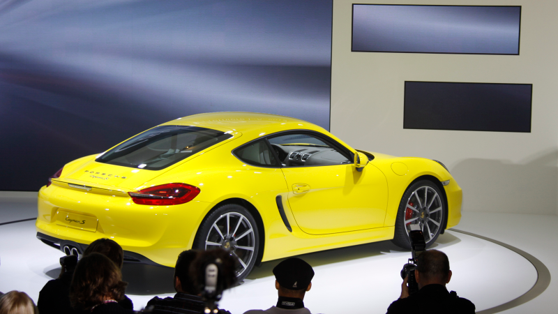 Illustration for article titled 2014 Porsche Cayman: First Liveshots Of Stuttgart's Sexy Little Minx